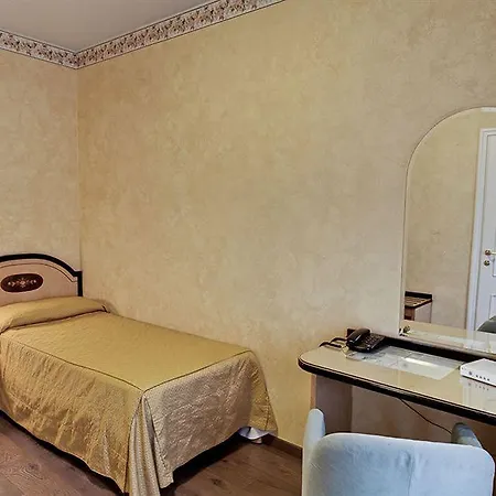 Hotel Ih Puccini Milán