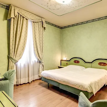 Ih Puccini Hotel
