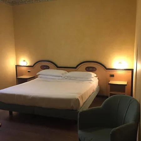Ih Puccini 4* Milán