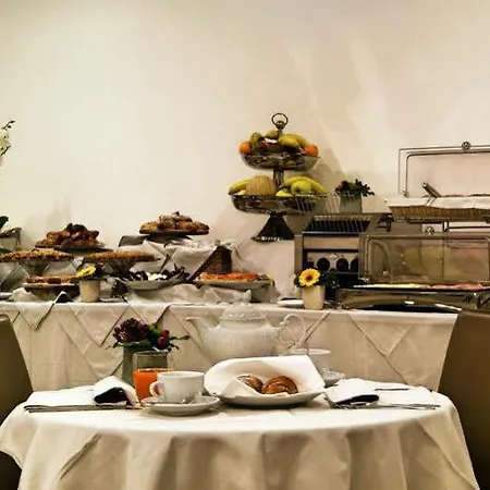 Ih Puccini Hotel 4*