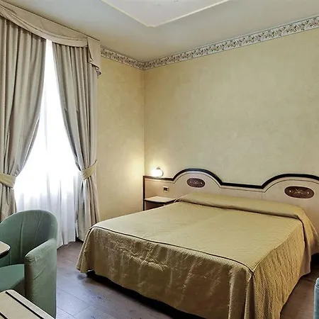 Otel Ih Puccini 4*