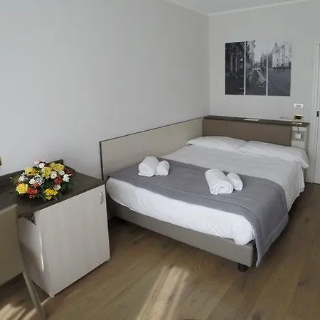 Ih Puccini 4* Milán