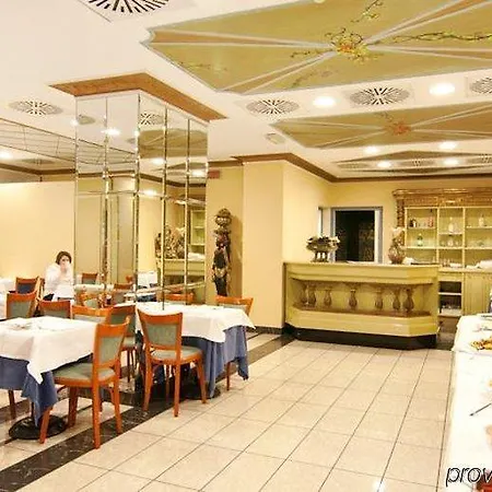 Hotel Ih Puccini Milão